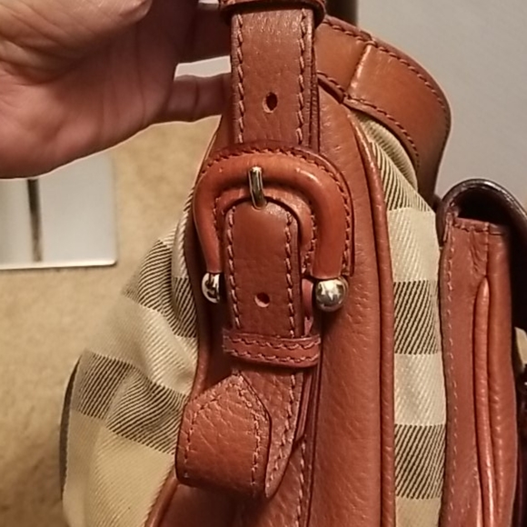 Burberry Shoulder Bag - Picture 14 of 16
